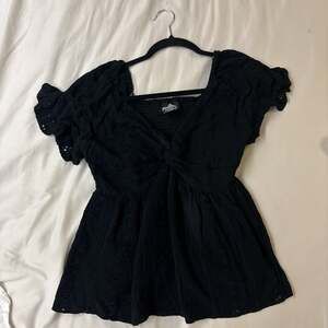 Angie Black Eyelet Short Puff Sleeve Shirt